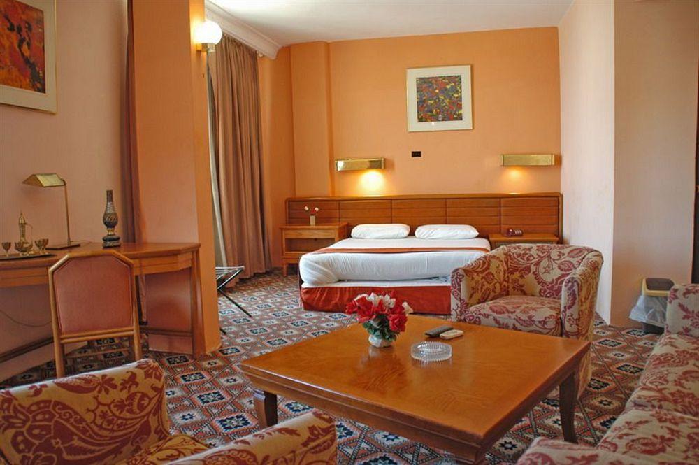Candles Hotel Wadi Musa Exterior photo