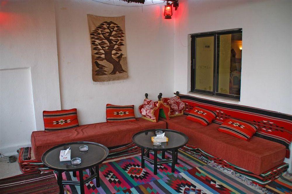 Candles Hotel Wadi Musa Exterior photo