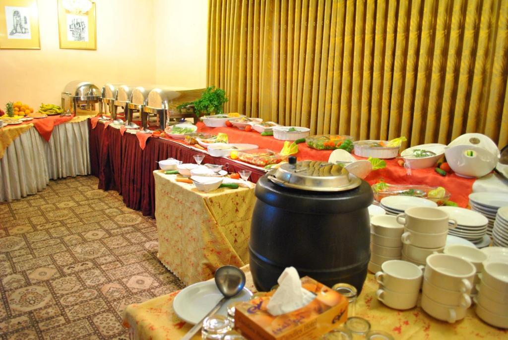 Candles Hotel Wadi Musa Exterior photo