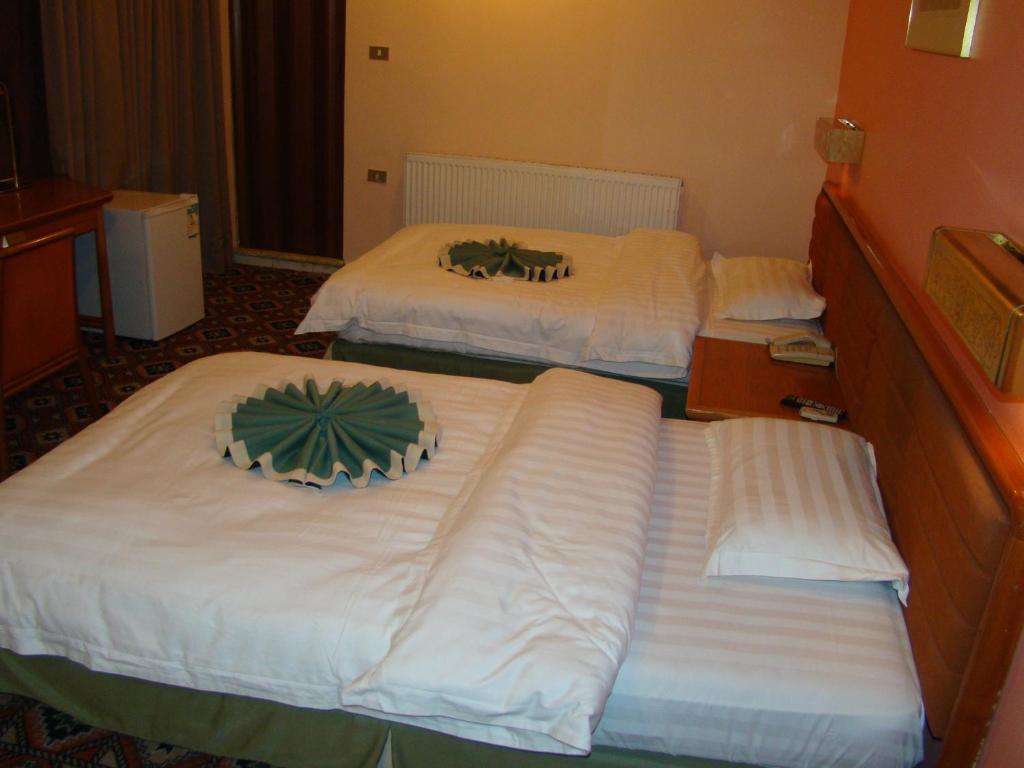 Candles Hotel Wadi Musa Room photo