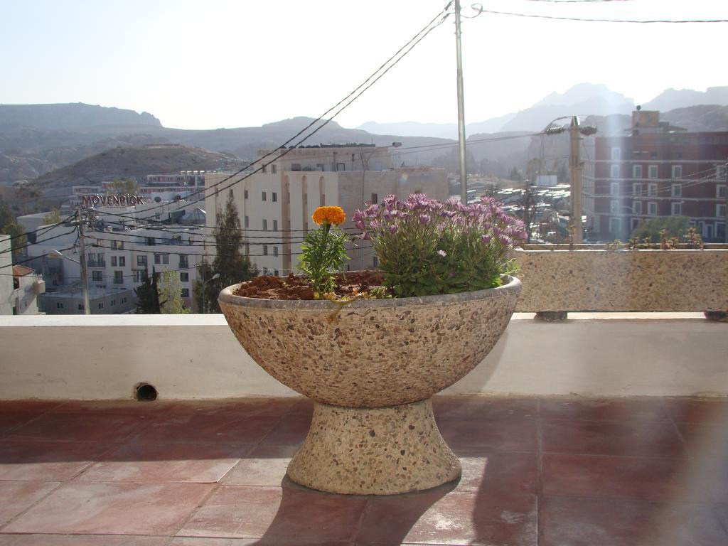 Candles Hotel Wadi Musa Exterior photo